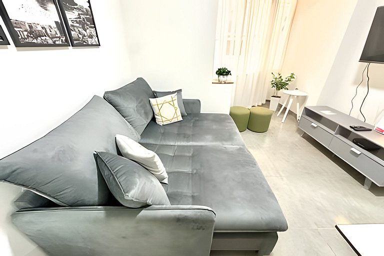 #302 - 2 quartos na quadra da Praia de Ipanema