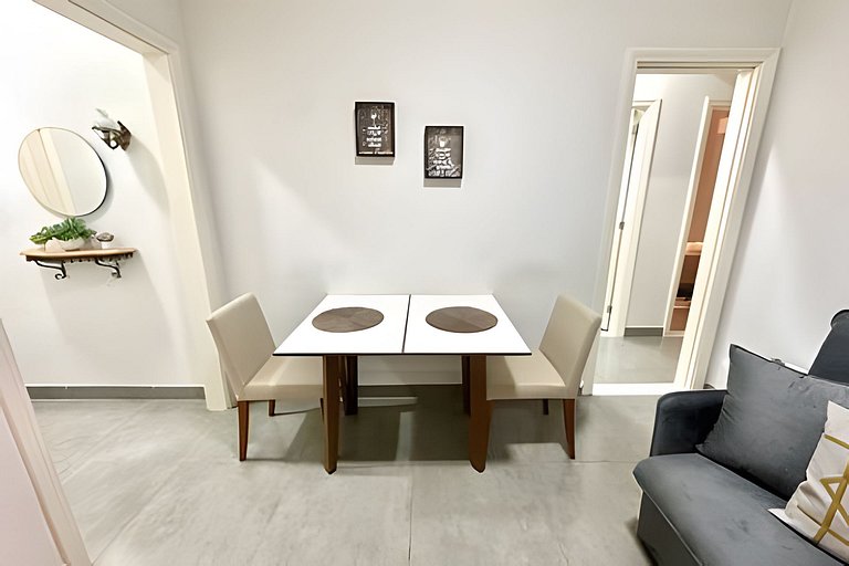 #302 - 2 quartos na quadra da Praia de Ipanema