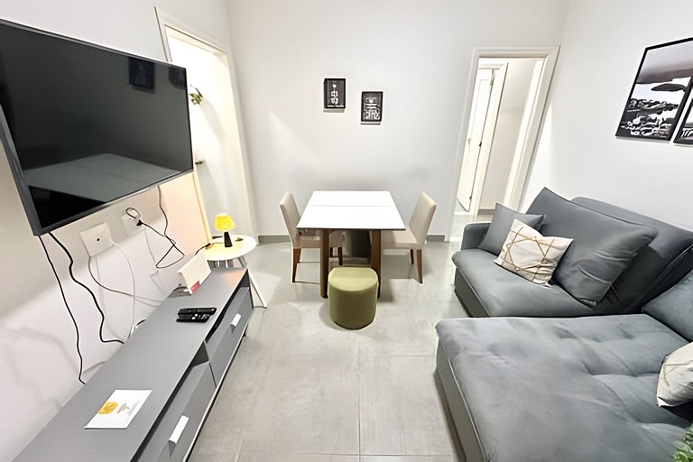 #302 - 2 quartos na quadra da Praia de Ipanema