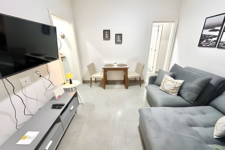 #302 - 2 quartos na quadra da Praia de Ipanema