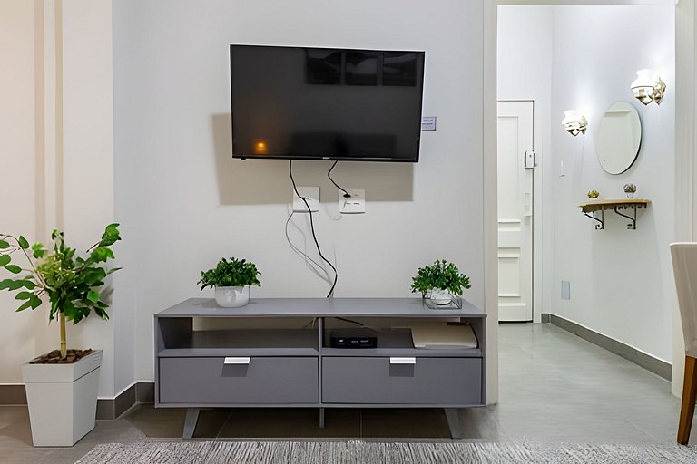 #302 - 2 quartos na quadra da Praia de Ipanema