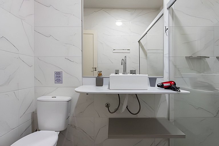 #302 - 2 quartos na quadra da Praia de Ipanema