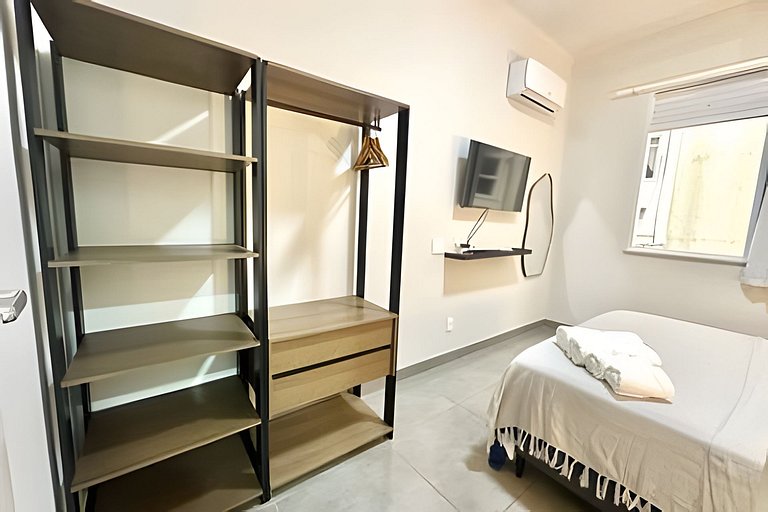 #302 - 2 quartos na quadra da Praia de Ipanema