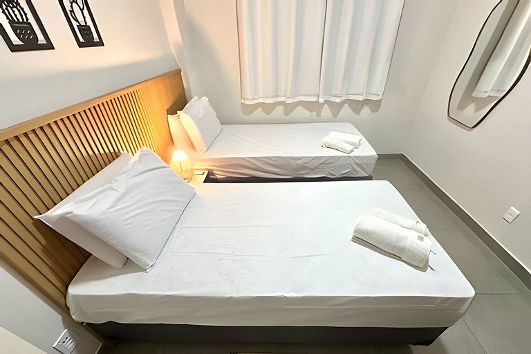 #302 - 2 quartos na quadra da Praia de Ipanema