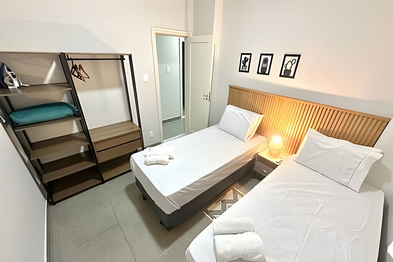 #302 - 2 quartos na quadra da Praia de Ipanema