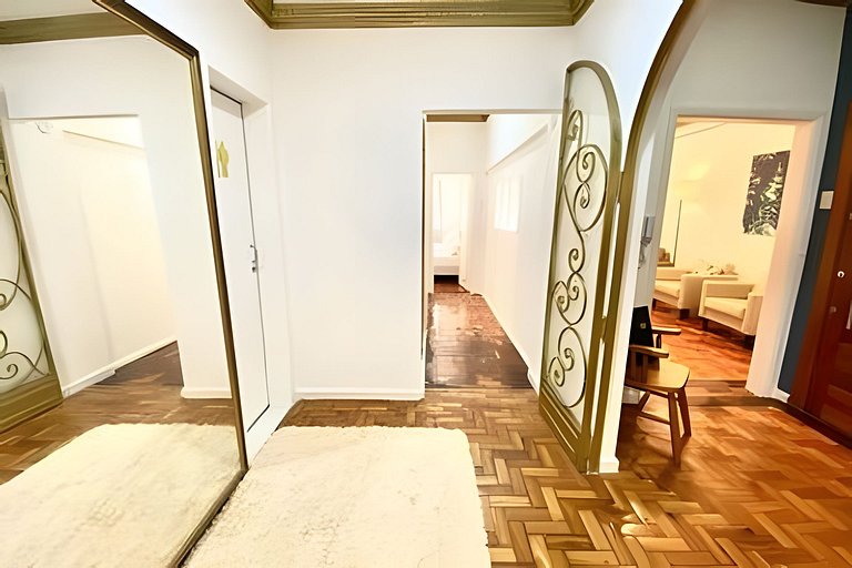 #606 - 3 quartos Av Atlantica Arpoador