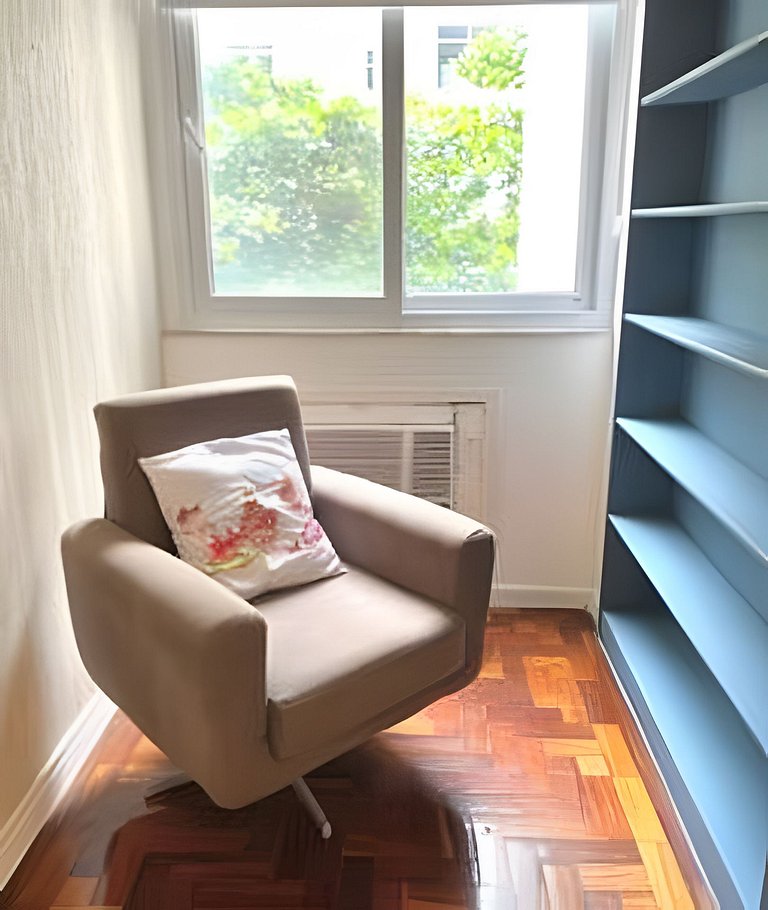 #606 - 3 quartos Av Atlantica Arpoador