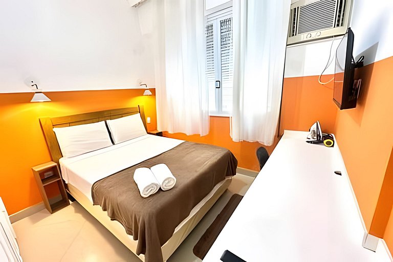 #301 - Excelente 2 quartos em Copacabana