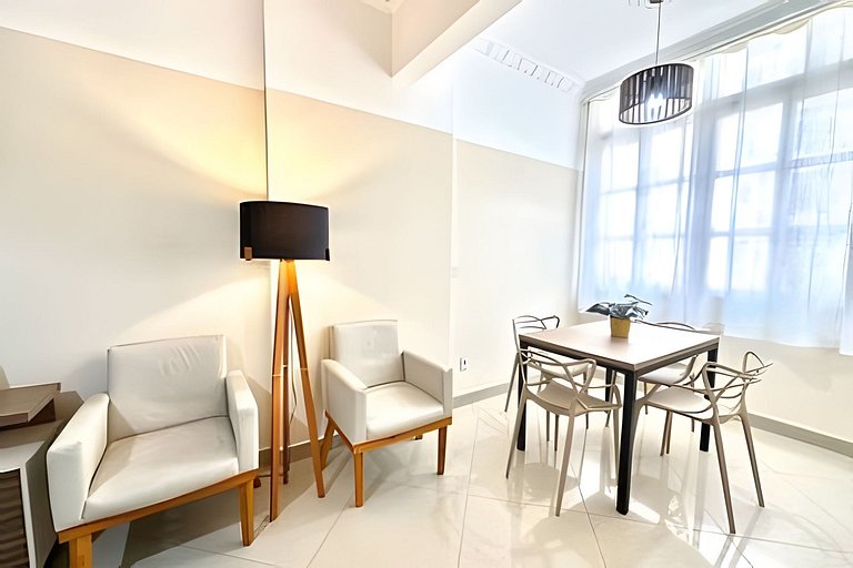 #301 - Excelente 2 quartos em Copacabana