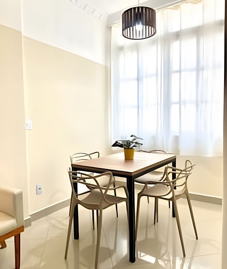 #301 - Excelente 2 quartos em Copacabana