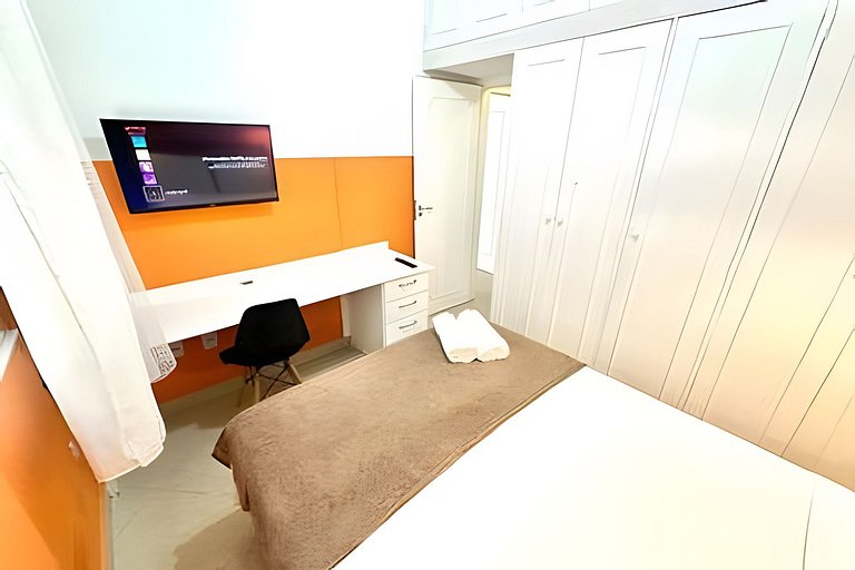 #301 - Excelente 2 quartos em Copacabana