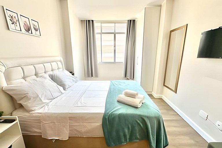 #906- Apartamento a 250m da praia de Copacabana