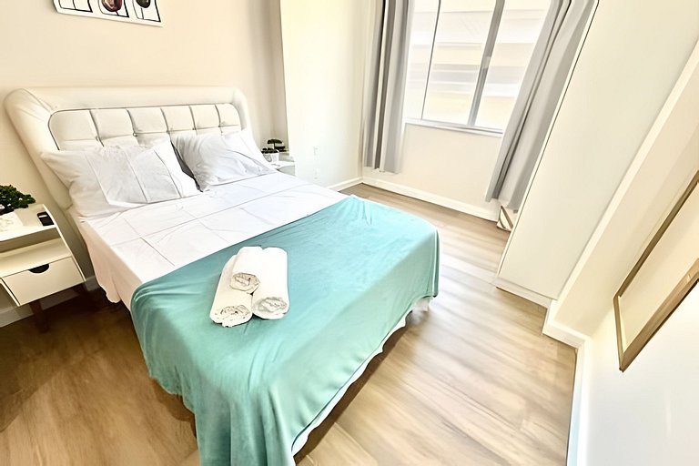 #906- Apartamento a 250m da praia de Copacabana